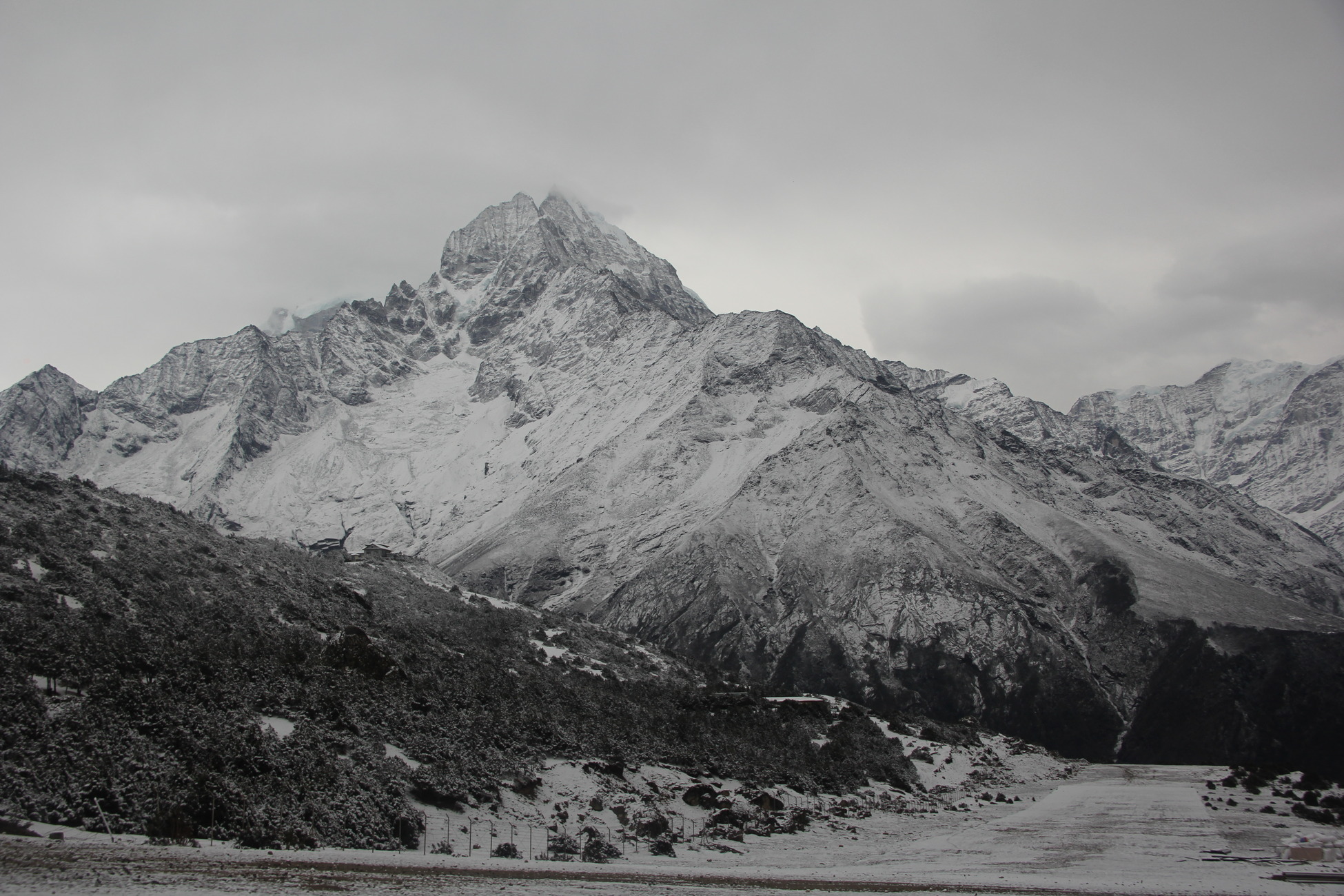 Lukla Airport: Myths vs Facts of “the most dangerous airport”- aviospace.org