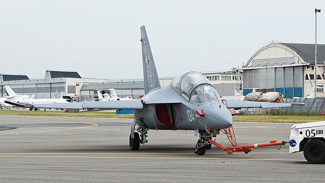 Russian Aerospace Forces Get First Batch of YAK-130 Trainers from Rostec