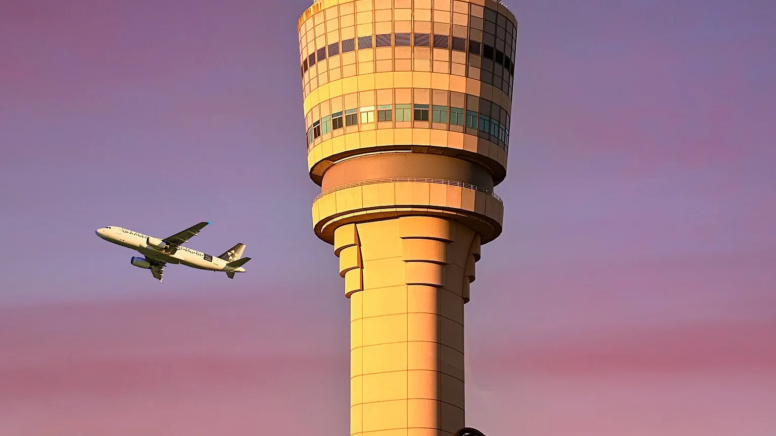 Major ATC Issues Hit 22 US Airports, 8000 flights disrupted - Avio Space